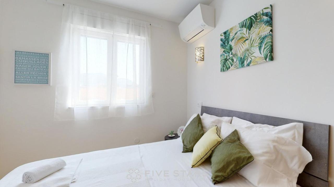 Zhara Suite Five Stars Holiday House - Generale Niza Exterior foto